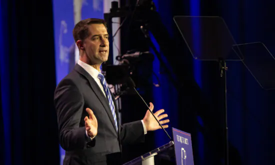 Lawmakers Introduce Legislation to Ban Chinese Nationals From Driving Trucks With US Military Cargo