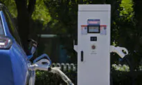 Two-Thirds of Canadians Back Ottawa’s EV Tariff on China: Survey