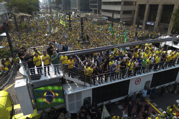 Thousands Protest in Sao Paulo Against X Ban in Brazil