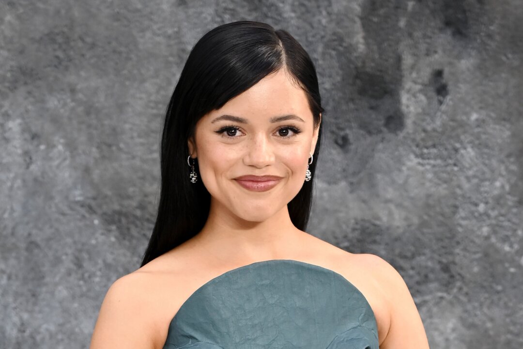 ‘Beetlejuice’ Star Jenna Ortega Opposes a Female James Bond