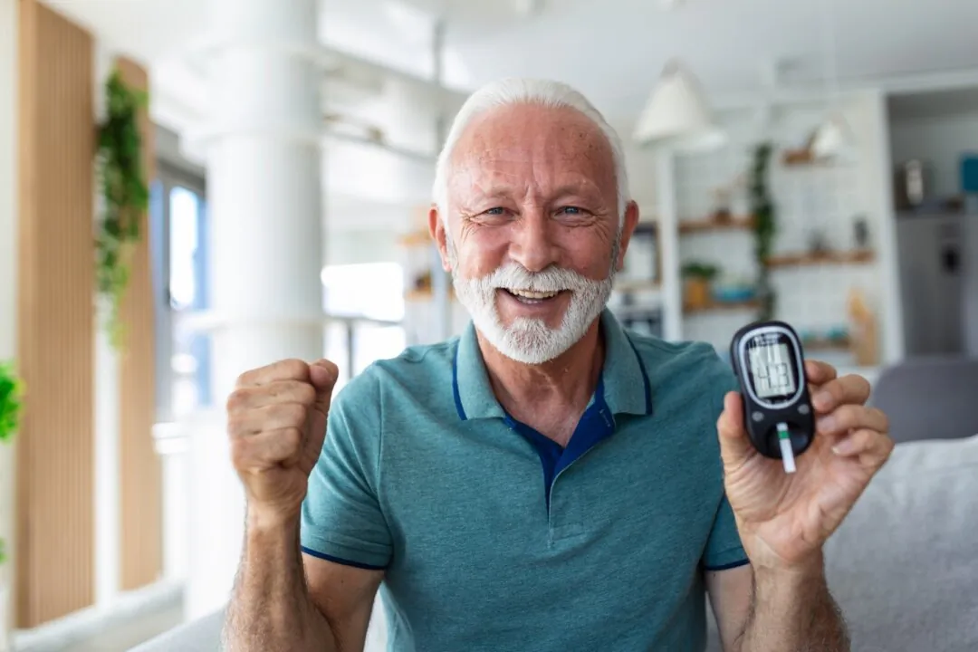 Exercises like slow jogging and squats can help lower blood sugar levels, prevent cardiovascular disease, and strengthen leg muscles. (Photoroyalty/Shutterstock)