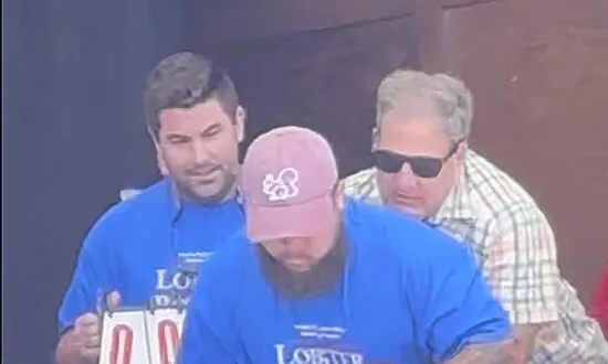 New Hampshire Governor Helps Save Man Choking on Lobster Roll at Eating Contest