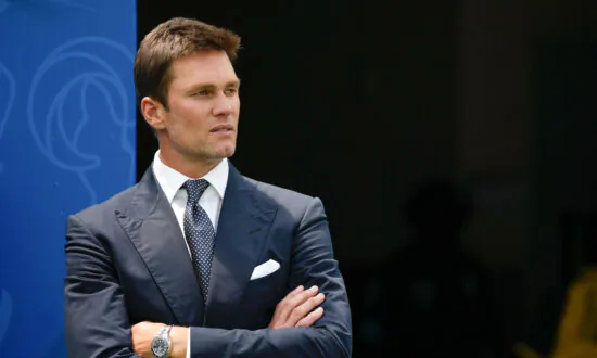 Tom Brady Takes First Steps in His Transition From Football Field to TV Booth