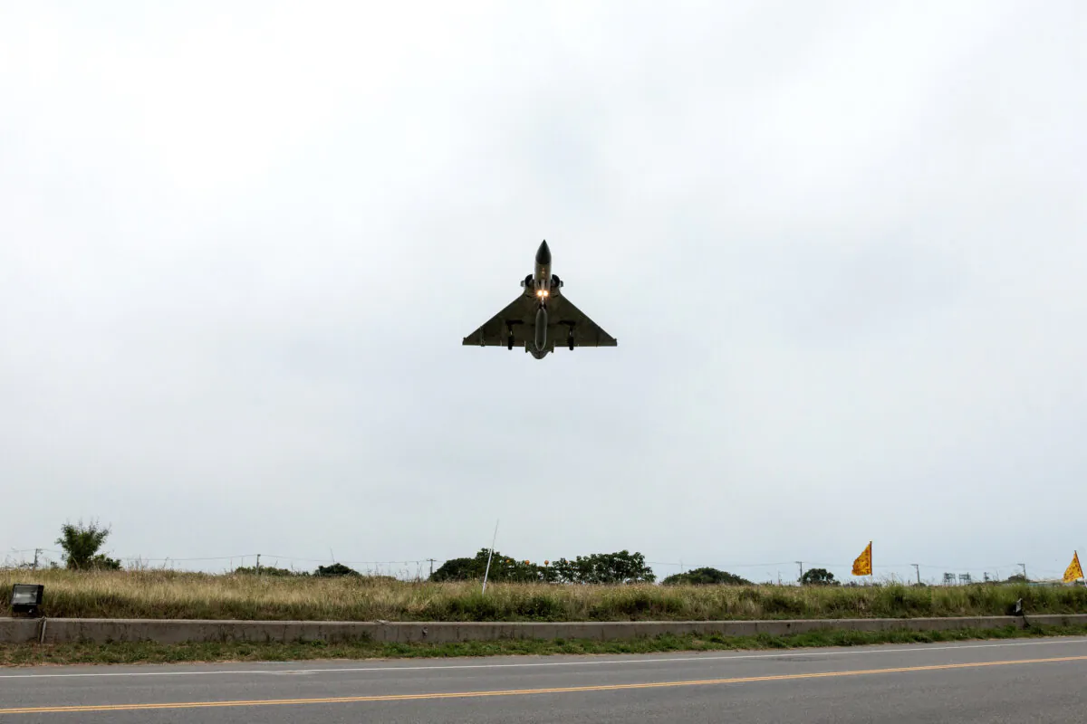 A Taiwanese Air Force Mirage 2000 fighter jet in a file photo. (Yasuyoshi Chiba/AFP via Getty Images)