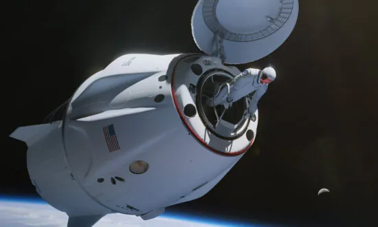 Billionaire’s Spacewalk With SpaceX Delayed Several Hours Hundreds of Miles Above Earth