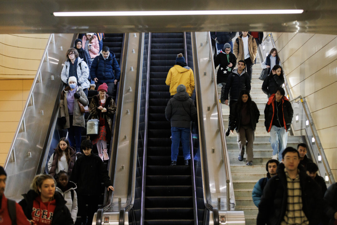 TTC Ending Subway Wi-Fi by Year-End