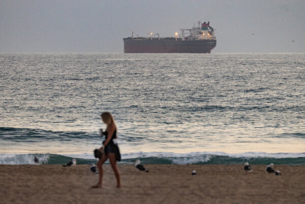 November US Trade Deficit Widens 94 Percent After Reaching 16-Year Low