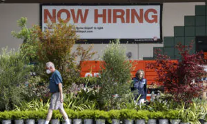 US Private Sector Sheds 33,000 Jobs in June | Business Matters (July 2)