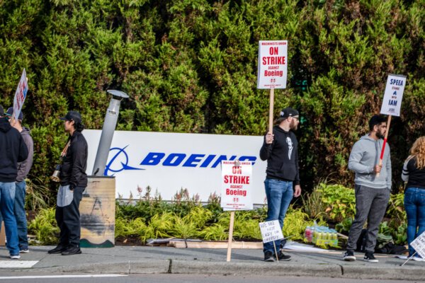 Boeing Freezes Hiring, Warns of Possible Layoffs Amid Machinist Strike