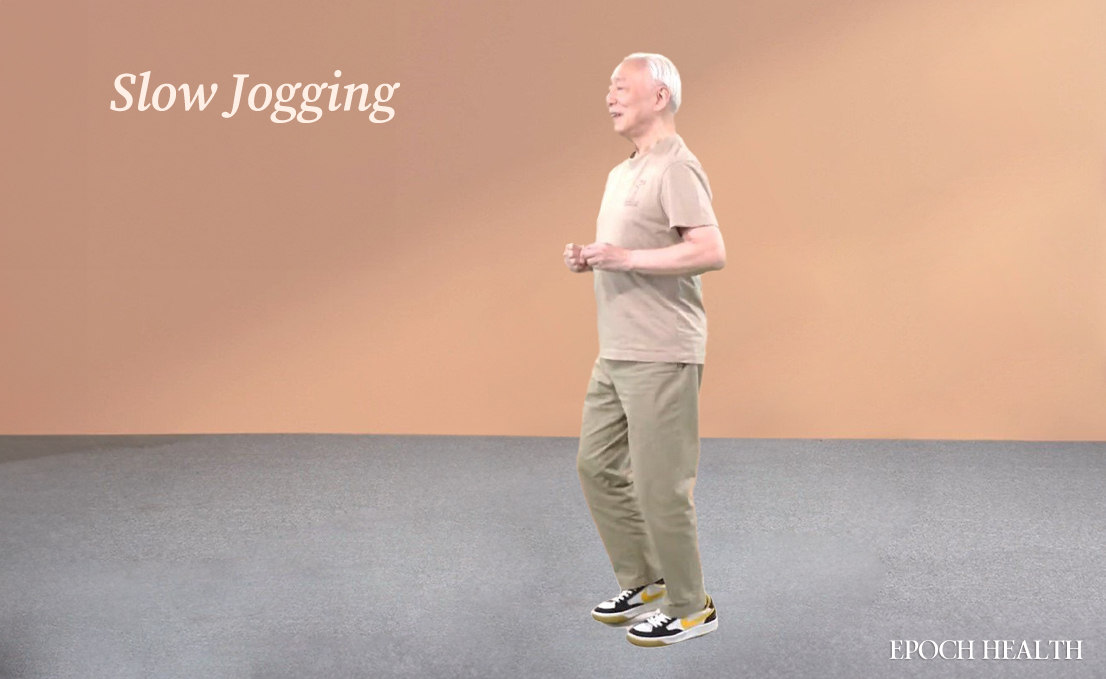 Slow Jogging. (The Epoch Times)