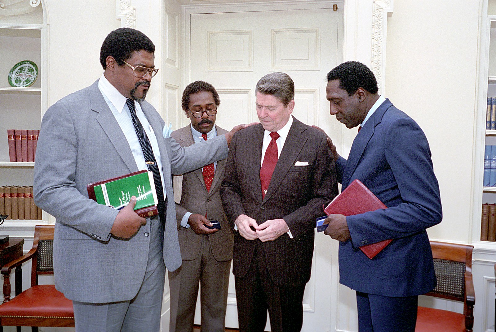 Oval Office, Ronald Reagan, Prayer