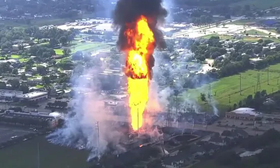 Pipeline Explosion Sends Towering Pillar of Flame Over Houston’s Suburbs