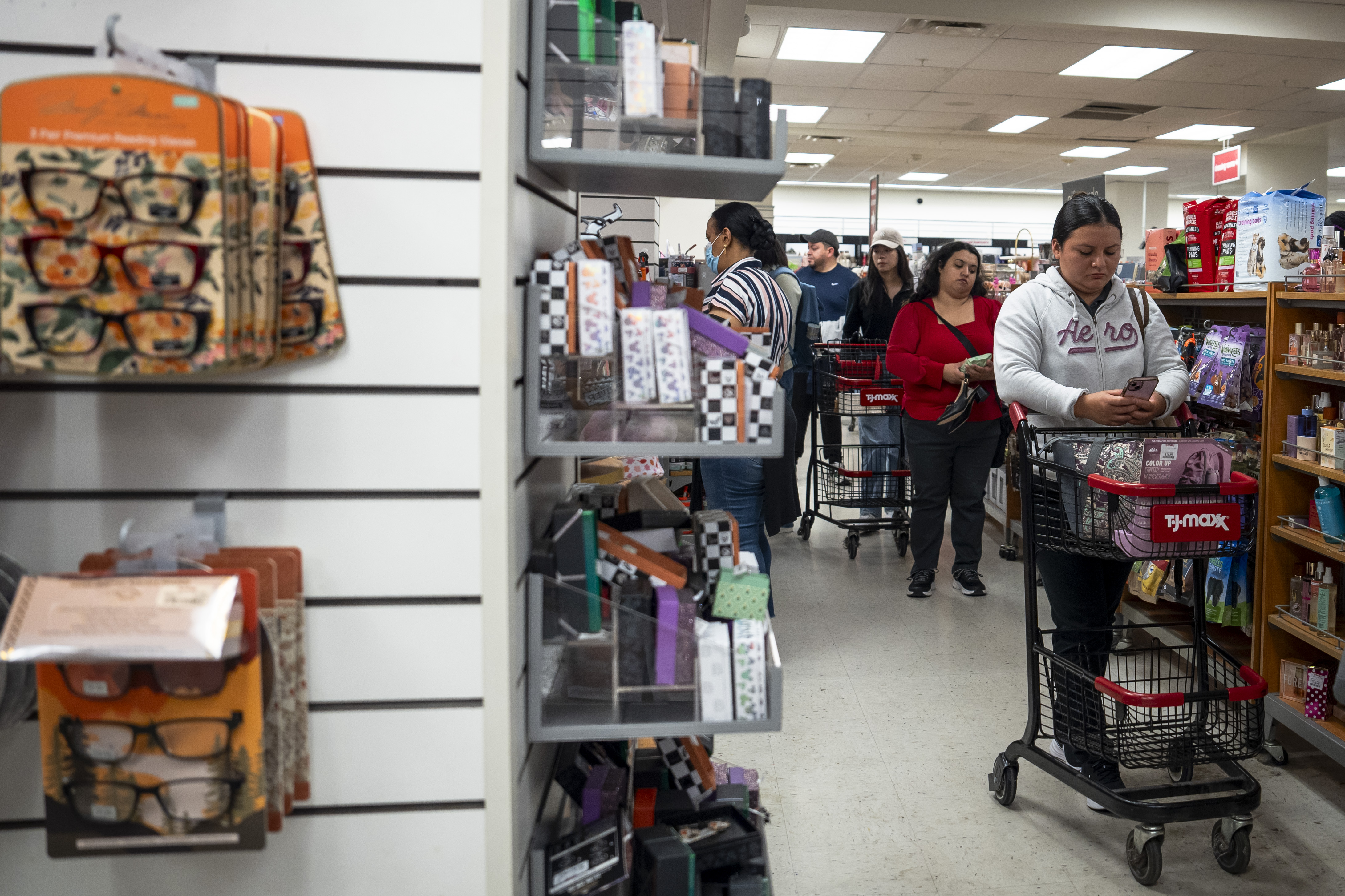 GDP Growth Slows to 1.5% in Second Quarter; U.S. Launches New Round of Strikes After Iran Attack