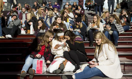 Long-Term Social Media Use Linked to Depression, Self-Harm in Young People: Study