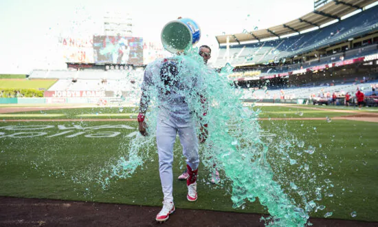 White Sox Dealt 117th Loss as Adams’ Infield Single in the 13th Inning Lifts Angels to 4-3 Victory