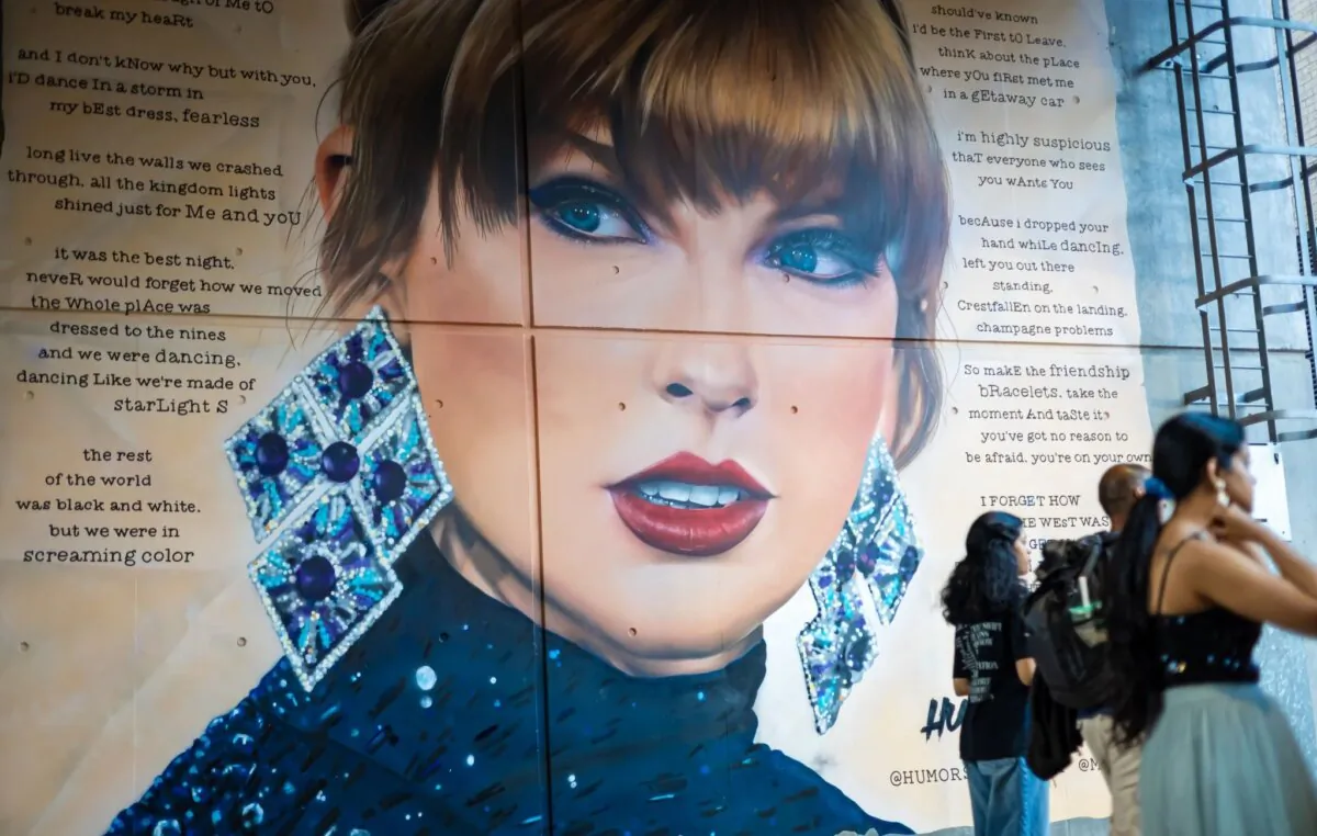 A mural anticipates Taylor Swift’s shows at Wembley Stadium in London in summer 2024. (Alexey Fedorenko/Shutterstock)