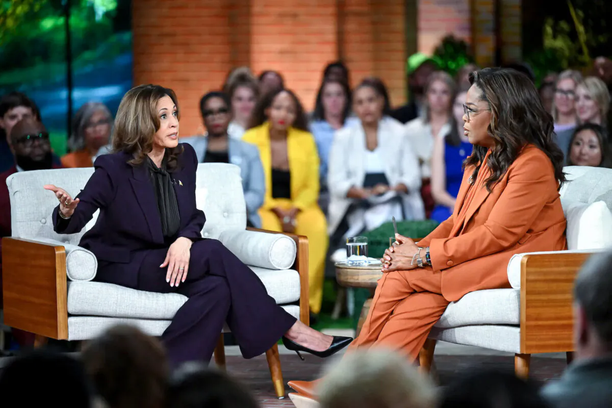 Vice President and Democratic presidential nominee Kamala Harris (L) joins television producer Oprah Winfrey at a "Unite for America" live streaming rally in Farmington Hills, Mich., on Sept. 19, 2024. (Saul Loeb/AFP via Getty Images)