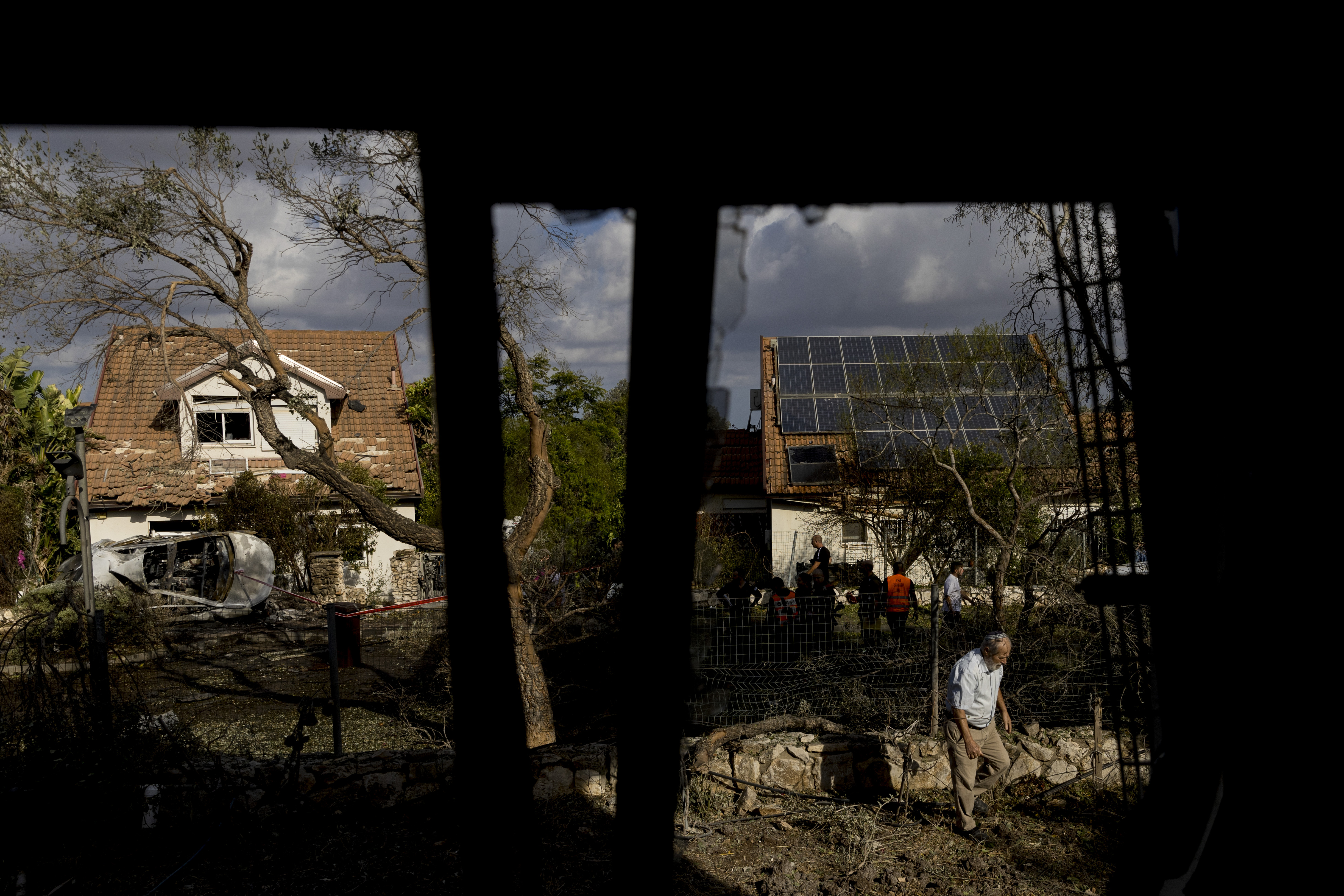 Day in Photos: Israel-Hezbollah Conflict, German Elections, Hunting Season