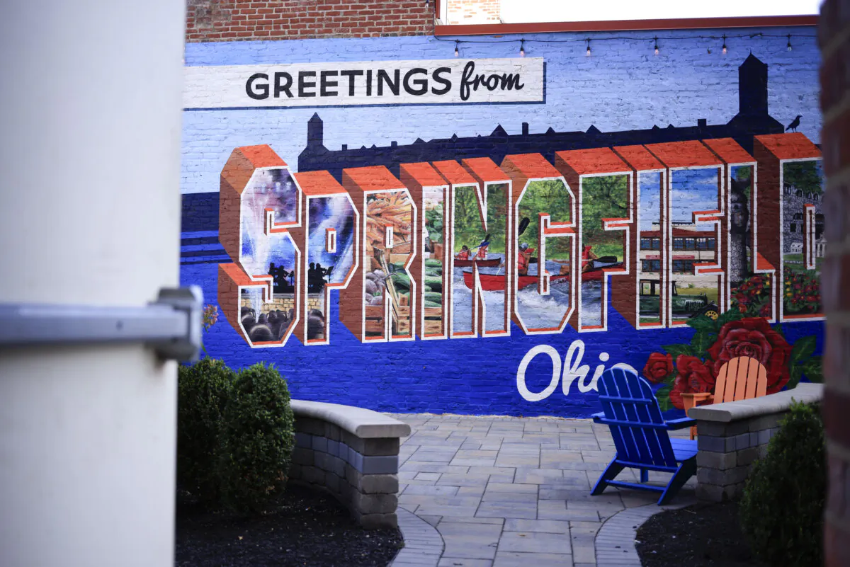 A mural is displayed in an alley downtown in Springfield, Ohio. Springfield, home to a large Haitian community, was thrust into the national spotlight after former President Donald Trump accused members of the immigrant community of eating the pets of local residents. Photo taken on Sept. 16, 2024. (Luke Sharrett/Getty Images)