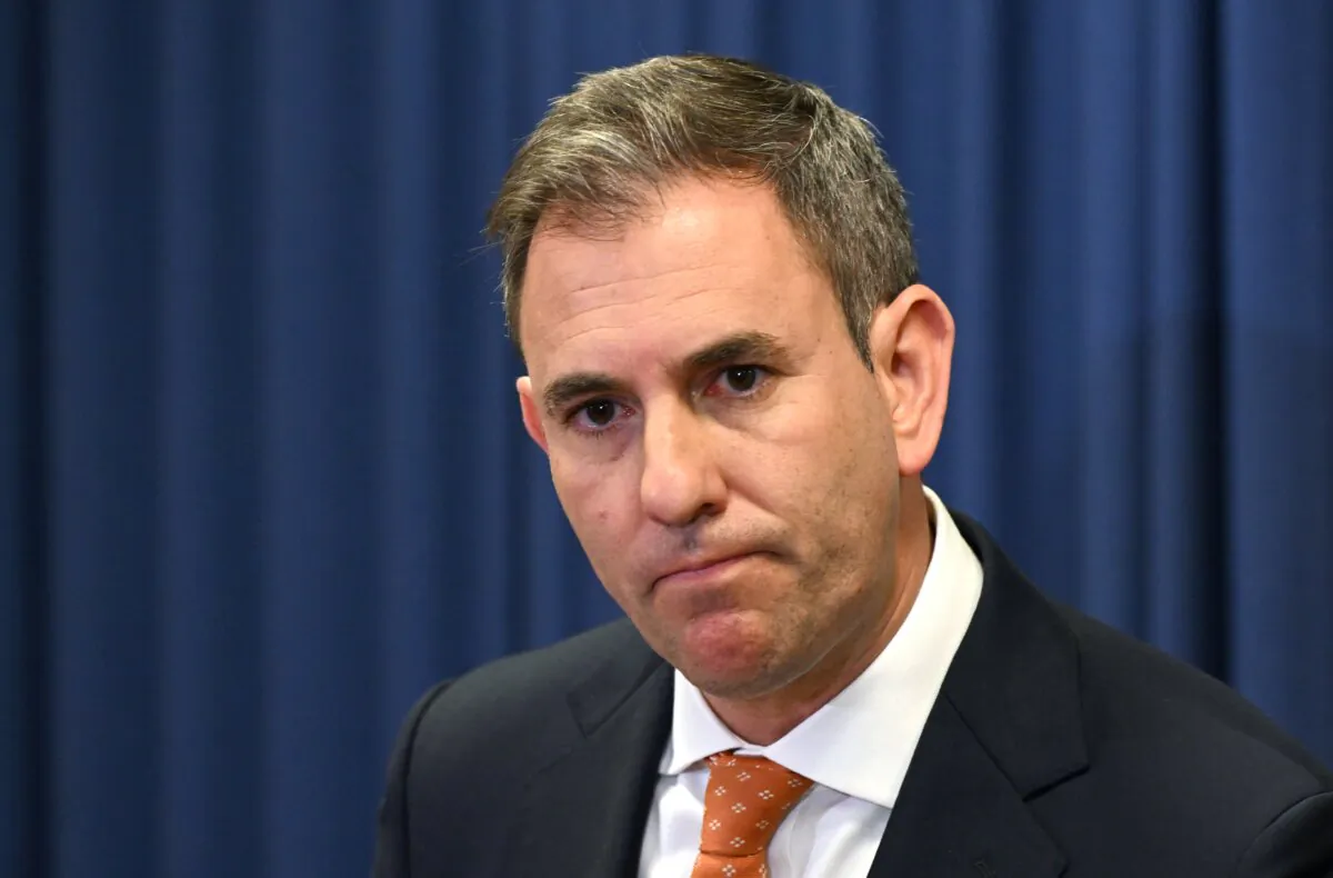 Federal Labor Treasurer Jim Chalmers speaks to the media during a press conference at the Commonwealth Parliamentary Offices in Brisbane, Australia on Sept. 25, 2024. (AAP Image/Darren England) 