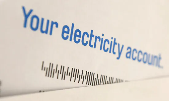 More Aussies Struggling to Pay Their Energy Bills Compared to Last Year: Regulator