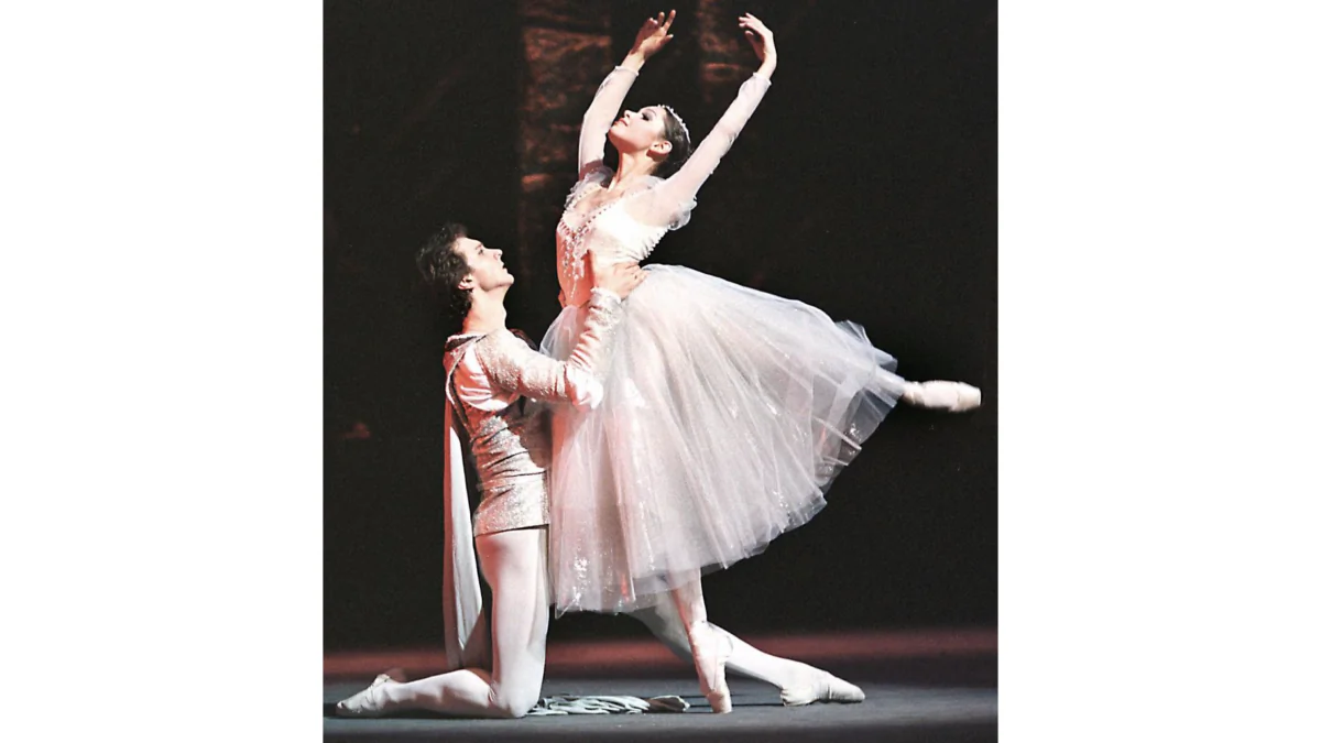 Dancers bring to life a scene from "Romeo and Juliet," the iconic ballet born out of political turmoil and Soviet censorship. (Alexander Nemenov/AFV/ via Getty Images)