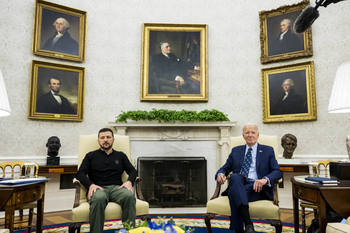 U.S. President Joe Biden meets with Ukrainian President Volodymyr Zelenskyy at the Oval Office of the White House in Washington on Sept. 26, 2024. (Saul Loeb/AFP via Getty Images)