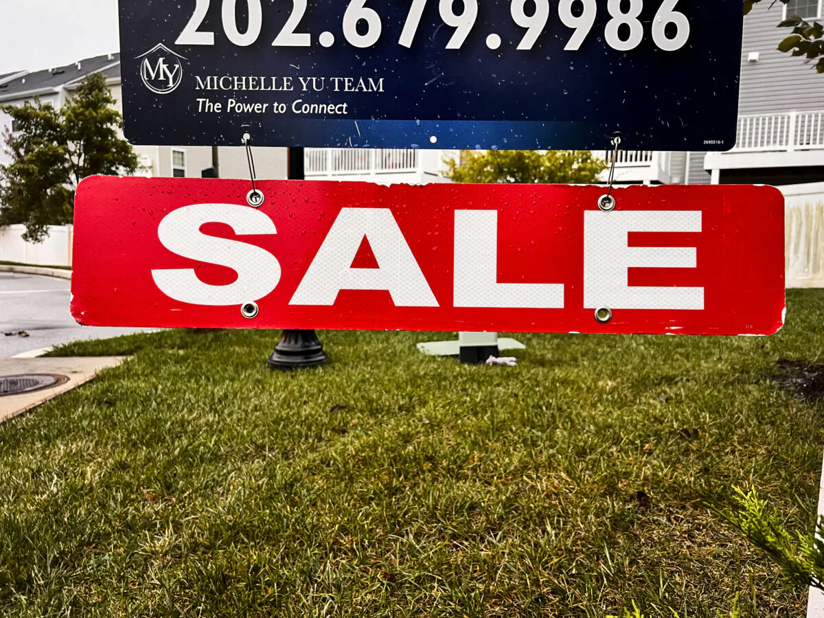 Townhouses for sale in Elkridge, Md., on Sept. 27, 2024. (Madalina Vasiliu/The Epoch Times)
