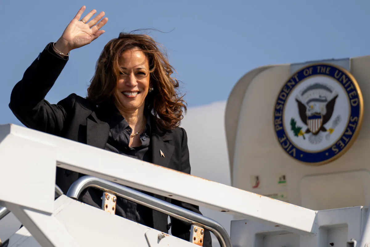 Democratic presidential nominee, U.S. Vice President Kamala Harris, boards her plane at John Murtha Johnstown-Cambria Airport in Johnstown, Pa., on Sept. 13, 2024. (Andrew Harnik/Getty Images)