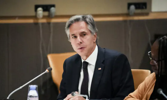 Blinken Participates in Group Photo for Defeat-ISIS Ministerial