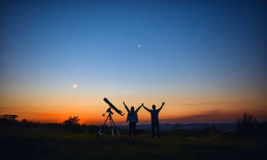A Free Fun Family Outing of Stargazing