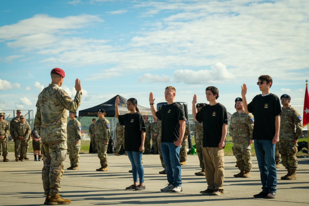 Army Hits 2024 Recruiting Target After Coming Up Short for 2 Years ...