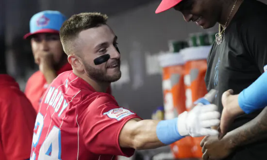 López a Triple Shy of Cycle, Norby Drives in 3 and Marlins Bounce Back With 9–5 Win Over Phillies