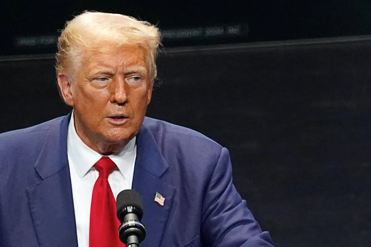 FILE PHOTO: Republican presidential nominee and former U.S. President Donald Trump makes a campaign speech at the Johnny Mercer Theatre Civic Center in Savannah, Georgia, U.S. September 24, 2024. REUTERS/Megan Varner/File Photo