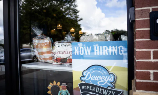 Unemployment Claims Signal Labor Market Stabilization Ahead of Jobs Report