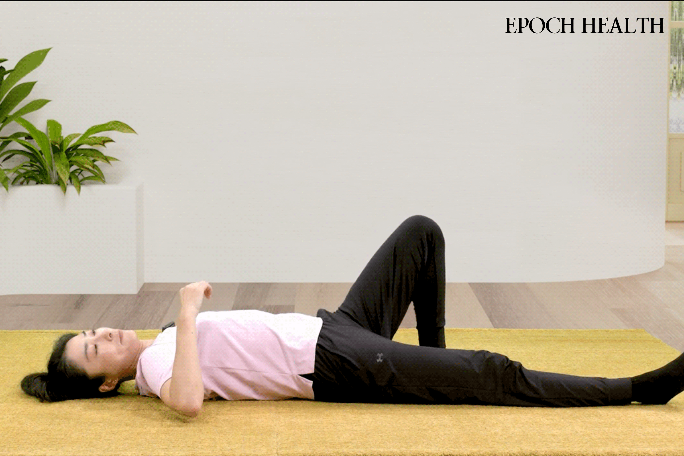 Thoracic Spine Release with a Massage Ball. (The Epoch Times)