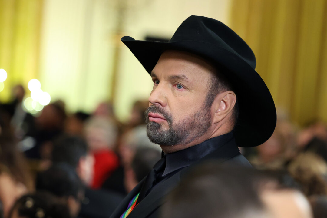 Country Singer Garth Brooks Hit With Rape, Sexual Assault Lawsuit by Former Hair and Makeup Artist