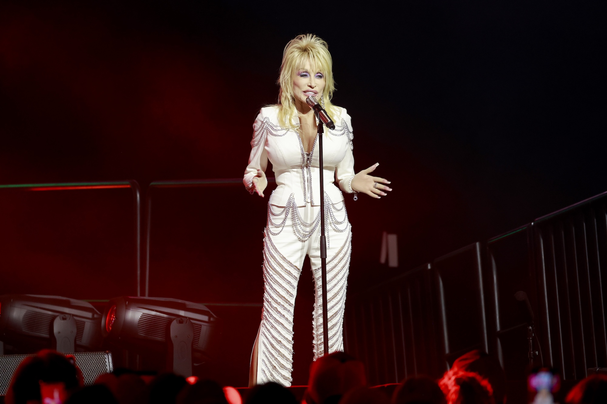 Kicking Off Cma Fest A Special Conversation With Dolly Parton Hosted By Rachel Smith