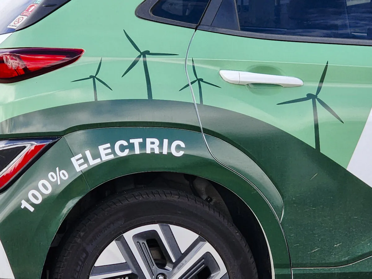 A car advertises its green credentials in Albany, Western Australia, on April 11, 2024. (Susan Mortimer/The Epoch Times)