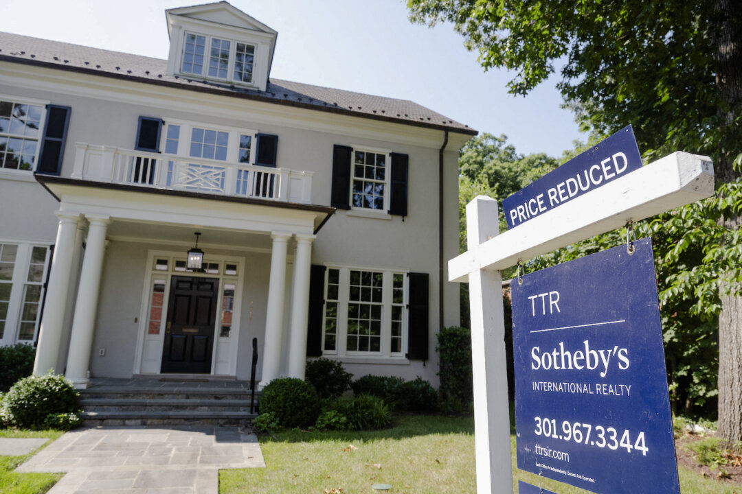 Mortgage Demand Drops as Rates Jump to Highest Since August The Epoch