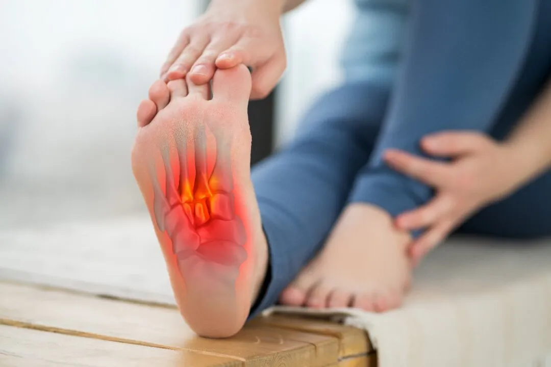 The best way to prevent plantar fasciitis, aside from reducing pressure on the feet, is to improve foot flexibility, strengthen foot muscles, and enhance ankle stability. (staras/Shutterstock)