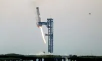 SpaceX Catches Giant Starship Booster With Mechanical Arms