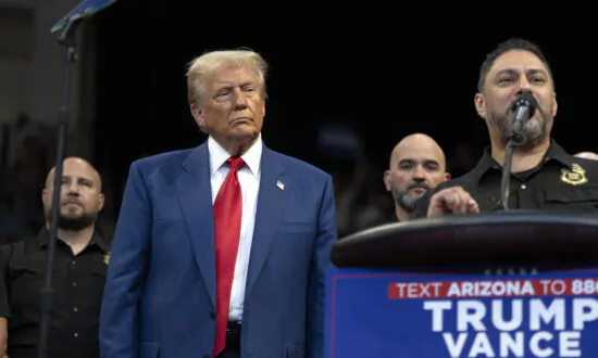 Border Patrol Union Unanimously Endorses Trump; Bill Clinton Campaigns for Harris in Georgia