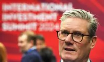 Starmer Promises to ‘Rip Out’ Bureaucracy That Blocks Investment