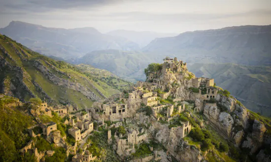 Ruins of Ancient Village Thousands of Years Old Stand on Steep Mountain Peak—Here’s Who Built Them