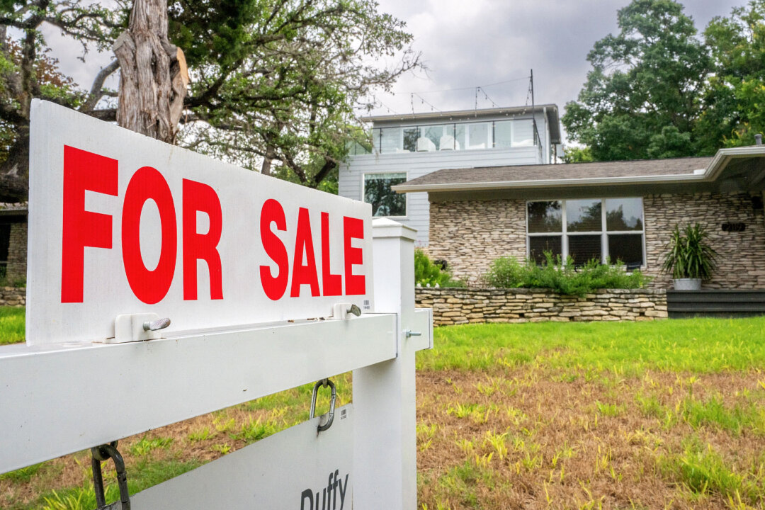 Mortgage Rates Rise Despite Fed Rate Cuts