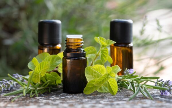 3 Types of Essential Oil That Help With Pain Relief, Body Odor