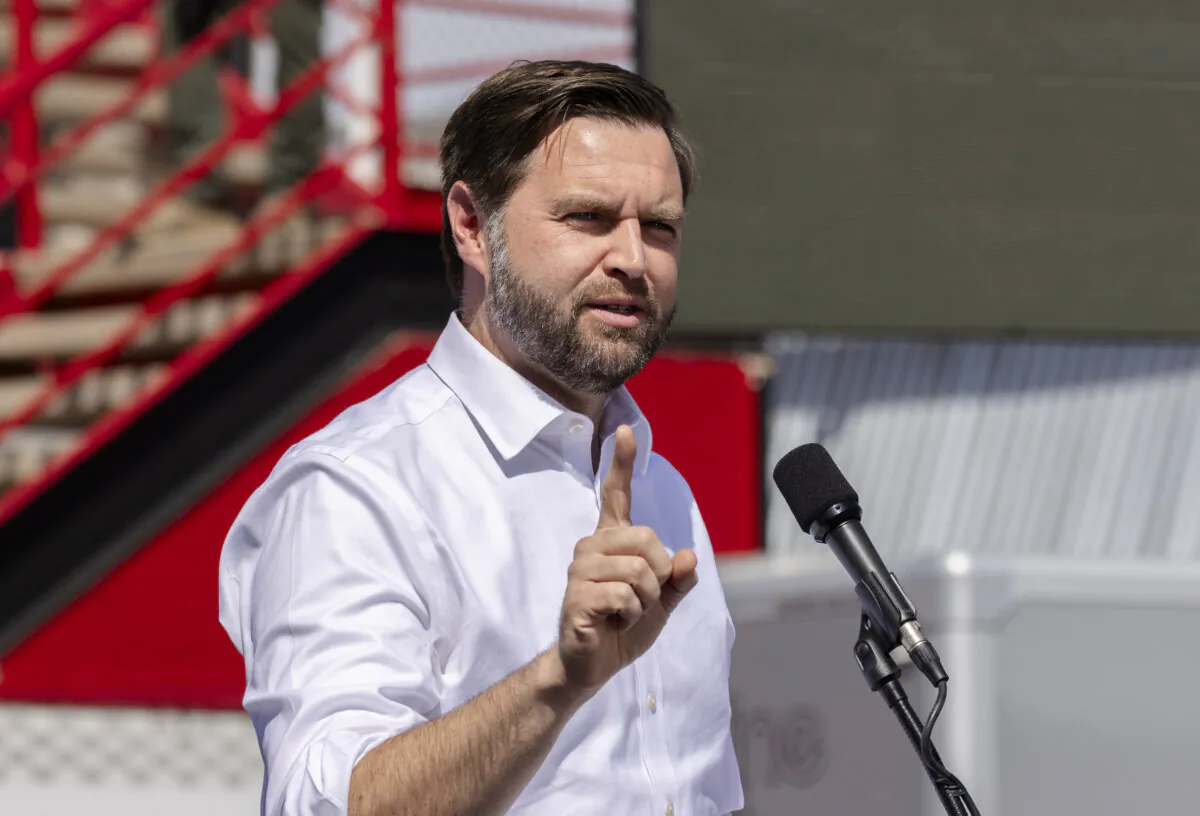Sen. JD Vance (R-Ohio) speaks in Tucson, Ariz., on Oct. 9. (John Fredricks/The Epoch Times)