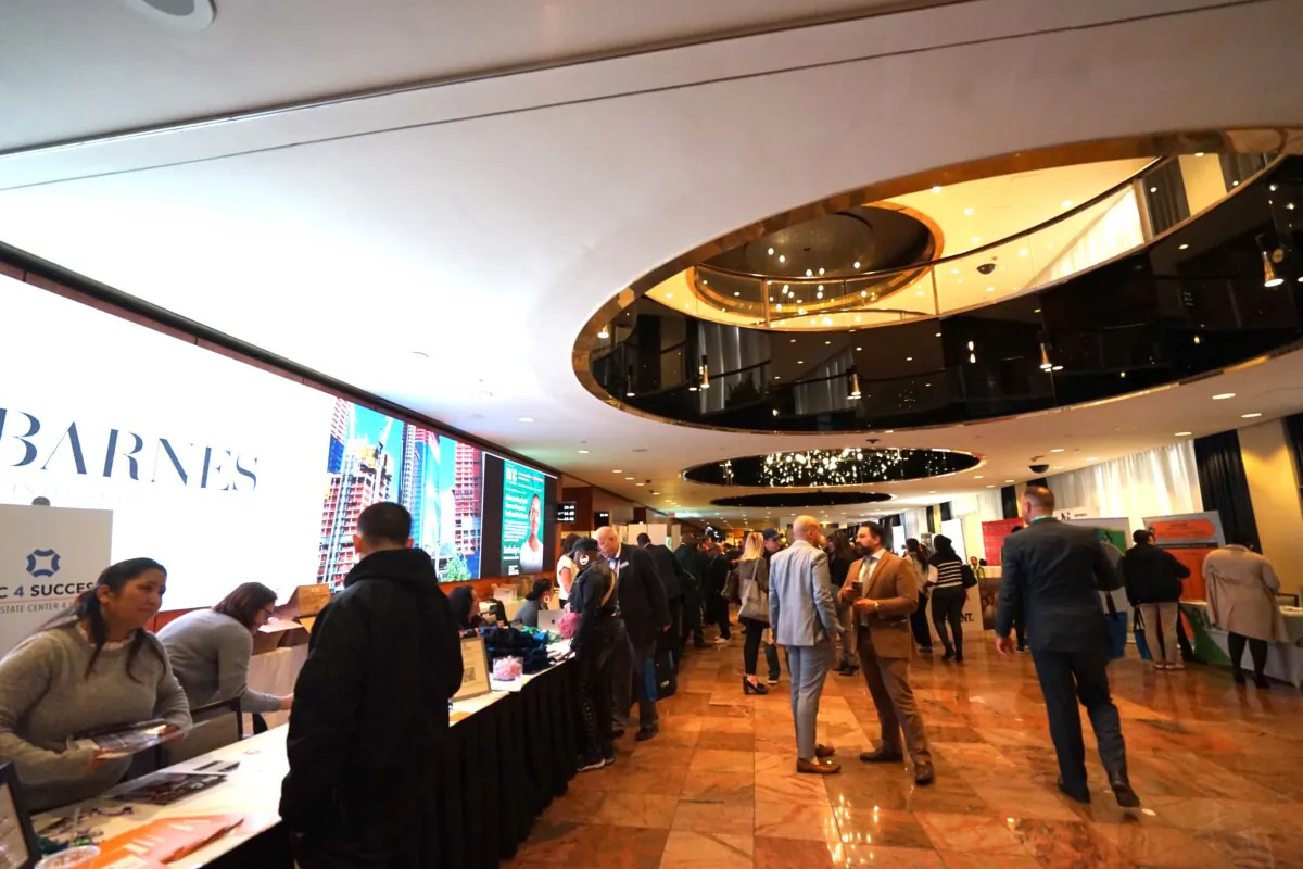 Attendees visit exhibitions at 2024 NYC Real Estate Expo in New York City on Oct. 16, 2024. (Jenny Zeng/The Epoch Times)