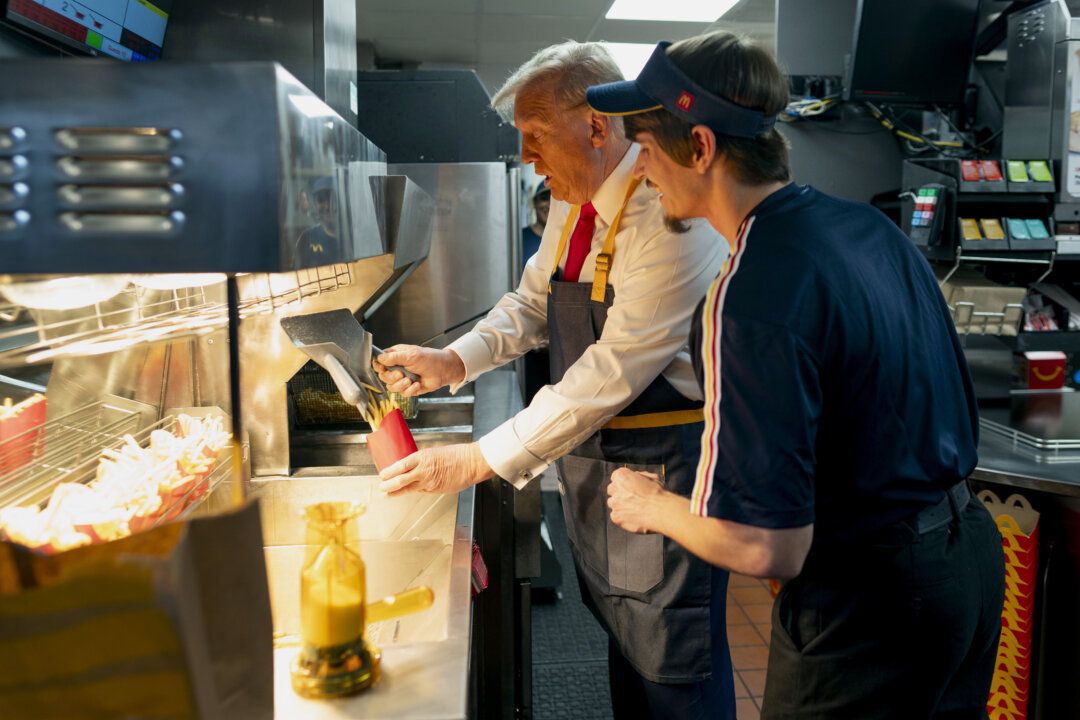 The Life of a Fry Cook | The Epoch Times